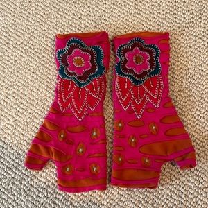 Fingerless gloves, never worn